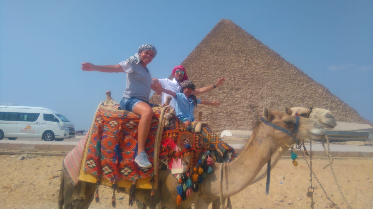 Tour to Pyramids & The Egyptian Museum